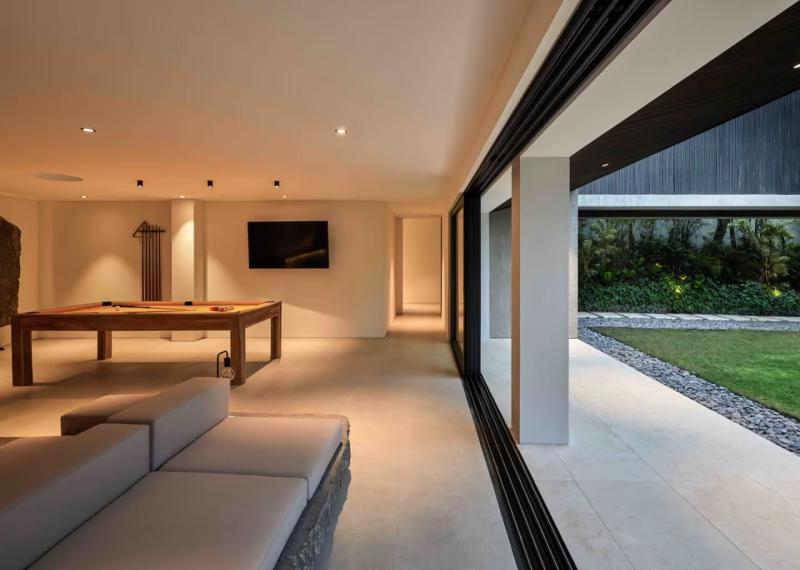 Villa for rent in Kayu Tulang Bali with 6 bedrooms a private pool and full service amenities - [19]