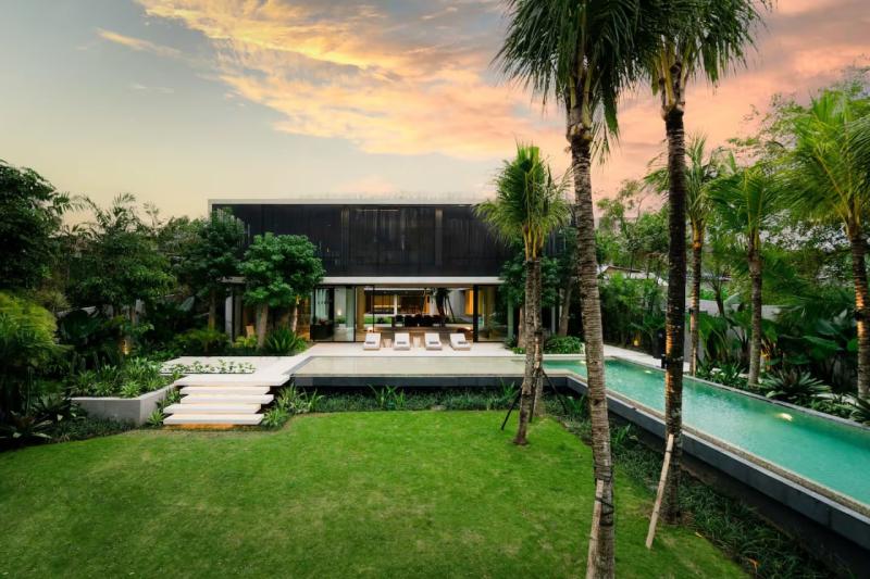 Villa for rent in Kayu Tulang Bali with 6 bedrooms a private pool and full service amenities - [23]