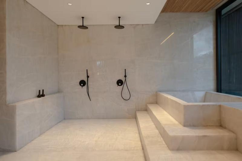 Villa for rent in Kayu Tulang Bali with 6 bedrooms a private pool and full service amenities - [29]
