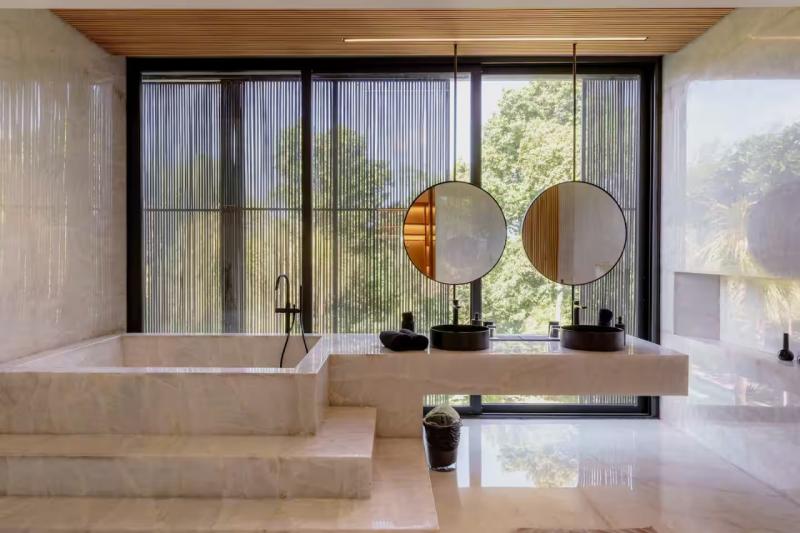 Villa for rent in Kayu Tulang Bali with 6 bedrooms a private pool and full service amenities - [34]