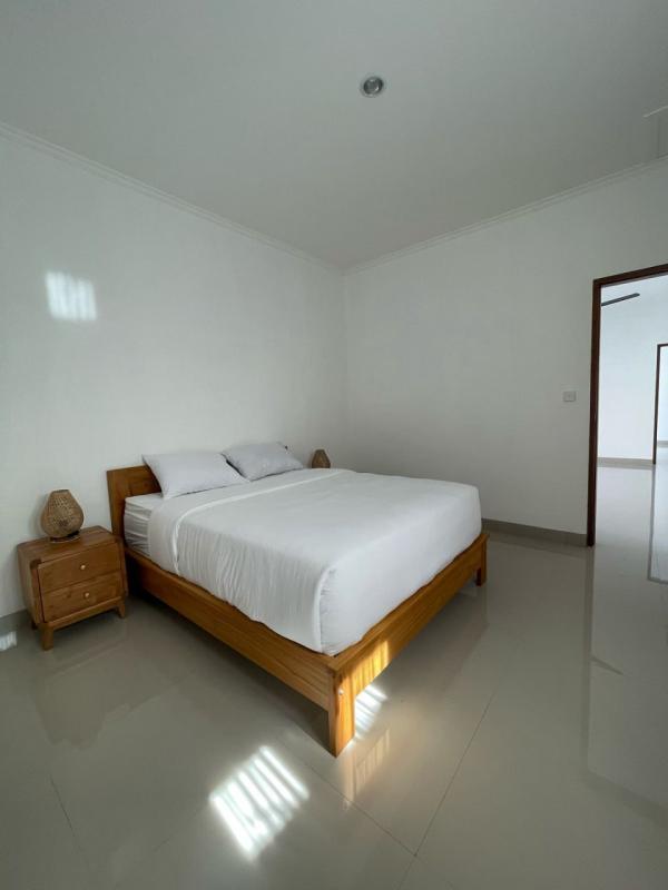 Long Term Rental Villa in Berawa Canggu with 3 Bedrooms and Modern Design - [5]
