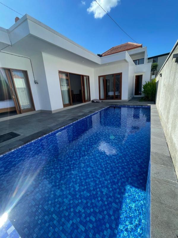 Long Term Rental Villa in Berawa Canggu with 3 Bedrooms and Modern Design - [12]
