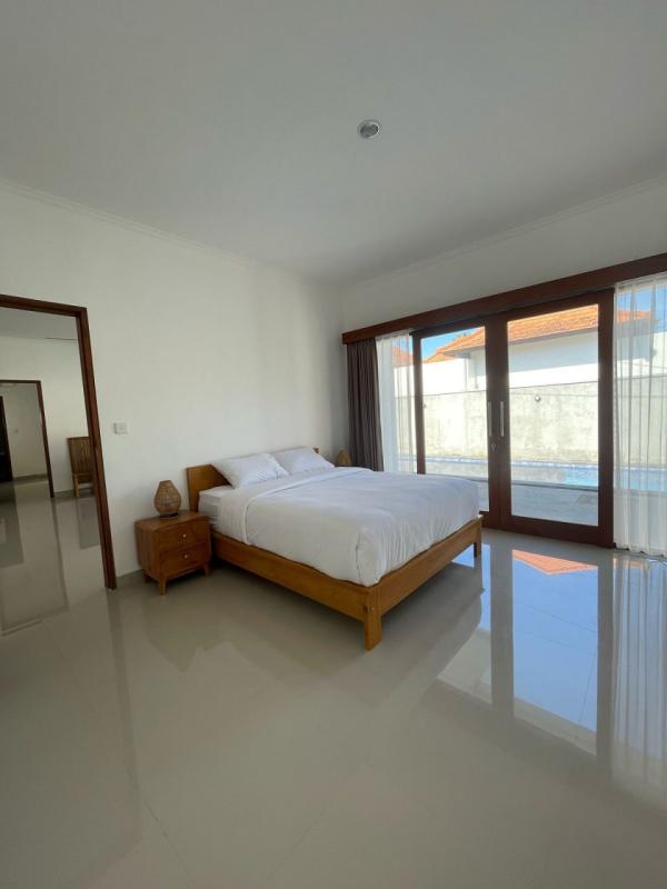 Long Term Rental Villa in Berawa Canggu with 3 Bedrooms and Modern Design - [15]