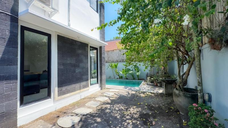 Modern 3 Bedroom Villa with Office and Pool for Rent in Pererenan Canggu - [6]