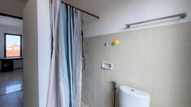 Modern 3 Bedroom Villa with Office and Pool for Rent in Pererenan Canggu - [7]