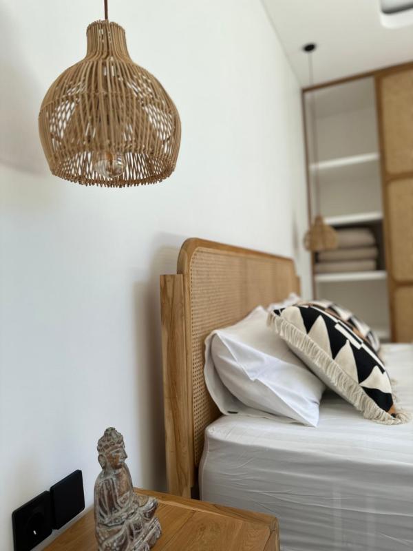 Villa for Rent in Batu Belig Near the Beach with 2 Bedrooms - [1]