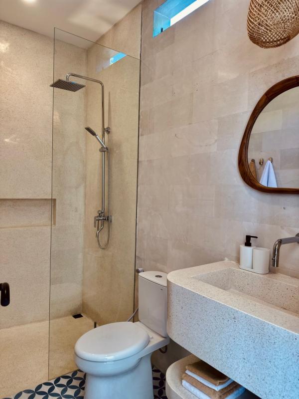 Villa for Rent in Batu Belig Near the Beach with 2 Bedrooms - [26]