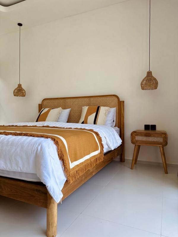 Villa for Rent in Batu Belig Near the Beach with 2 Bedrooms - [29]