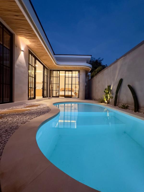 Villa for Rent in Batu Belig Near the Beach with 2 Bedrooms - [30]
