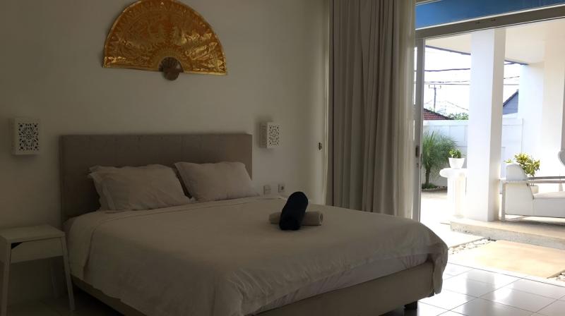 Villa with Wooden House and Private Pool for Rent in Ungasan Bali - [1]