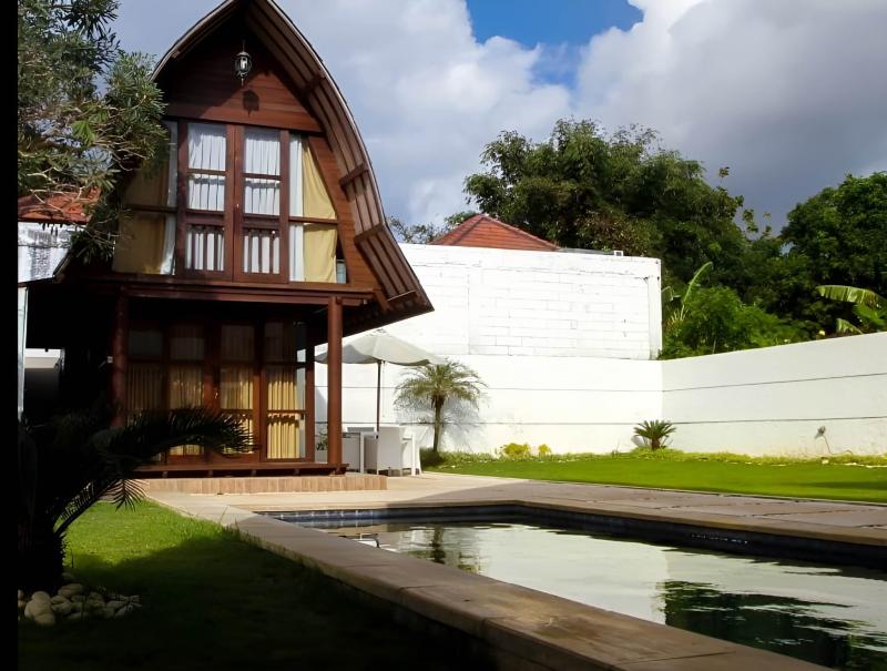 Villa with Wooden House and Private Pool for Rent in Ungasan Bali - [6]
