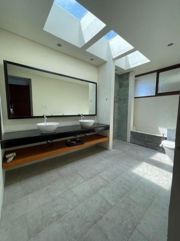 Modern 2 Bedroom Villa with Private Pool in Berawa Canggu Near the Beach - [3]