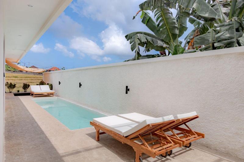 Modern 3 Bedroom Villa in Canggu with Rooftop and Pool - [13]
