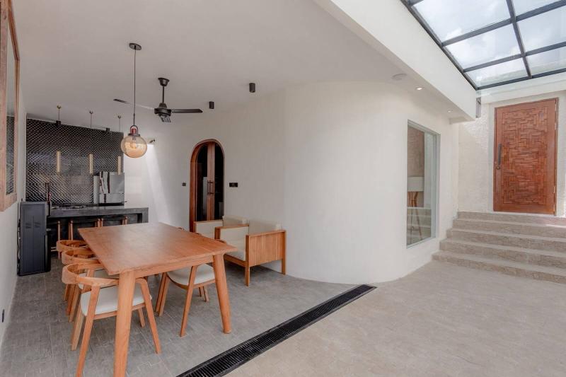 Modern 3 Bedroom Villa in Canggu with Rooftop and Pool - [18]