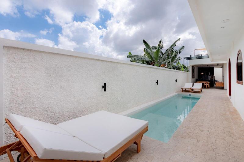 Modern 3 Bedroom Villa in Canggu with Rooftop and Pool - [20]