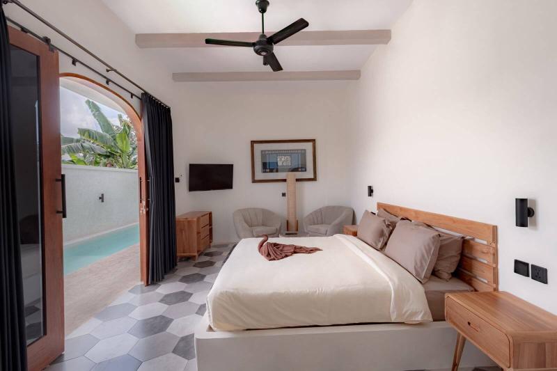 Modern 3 Bedroom Villa in Canggu with Rooftop and Pool - [29]