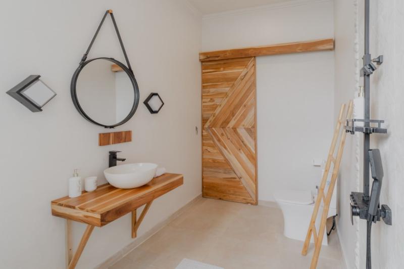 Uluwatu Leasehold Villa with 3 Bedrooms Close to GWK Perfect for Rent or Investment - [1]