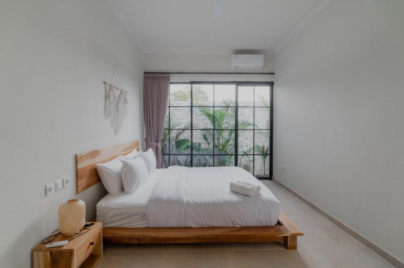 Uluwatu Leasehold Villa with 3 Bedrooms Close to GWK Perfect for Rent or Investment - [3]
