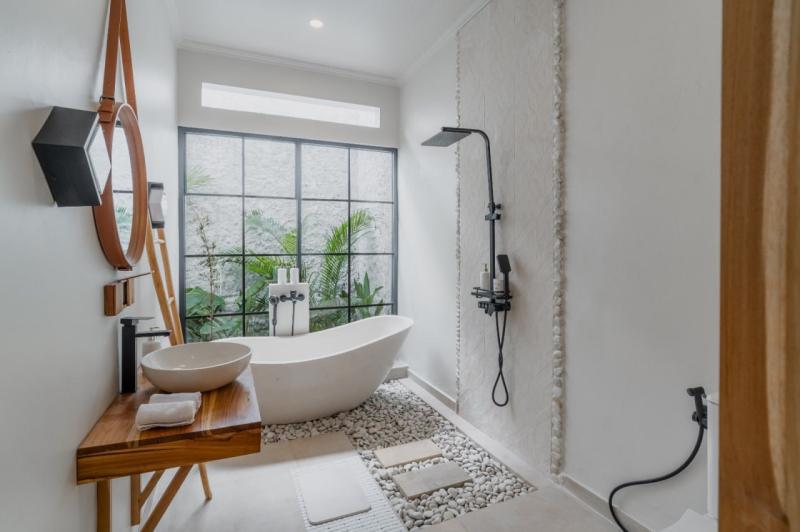 Uluwatu Leasehold Villa with 3 Bedrooms Close to GWK Perfect for Rent or Investment - [10]