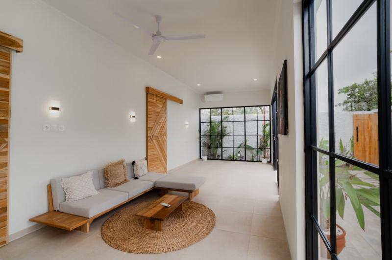 Uluwatu Leasehold Villa with 3 Bedrooms Close to GWK Perfect for Rent or Investment - [15]