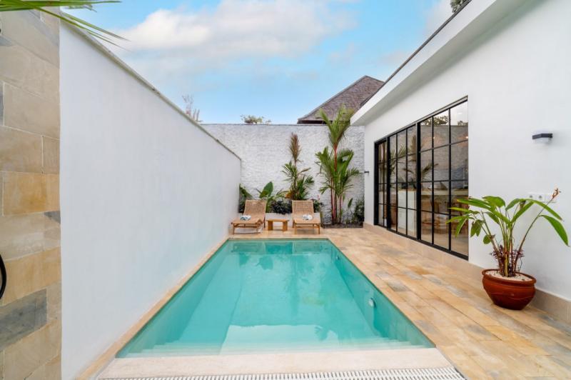 Uluwatu Leasehold Villa with 3 Bedrooms Close to GWK Perfect for Rent or Investment - [23]