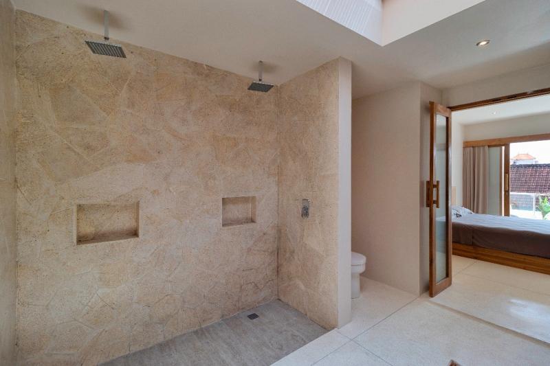 Luxury 3 Bedroom Villa in Berawa with Private Pool and 30 Year Leasehold - [1]