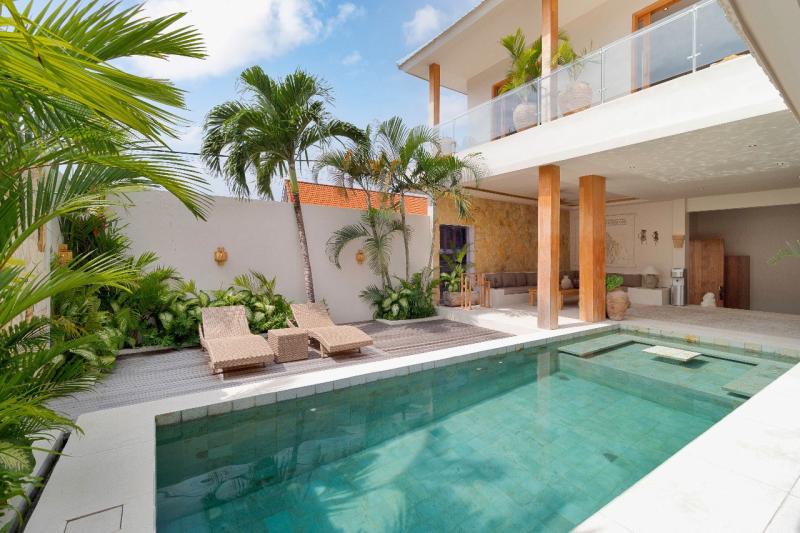 Luxury 3 Bedroom Villa in Berawa with Private Pool and 30 Year Leasehold - [3]