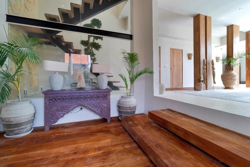 Luxury 3 Bedroom Villa in Berawa with Private Pool and 30 Year Leasehold - [6]