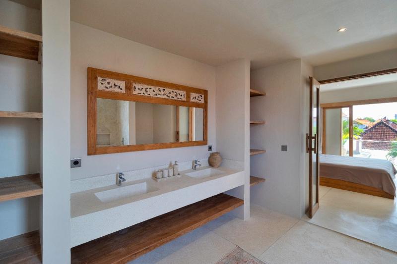 Luxury 3 Bedroom Villa in Berawa with Private Pool and 30 Year Leasehold - [7]
