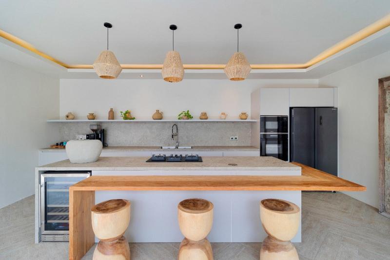 Luxury 3 Bedroom Villa in Berawa with Private Pool and 30 Year Leasehold - [9]