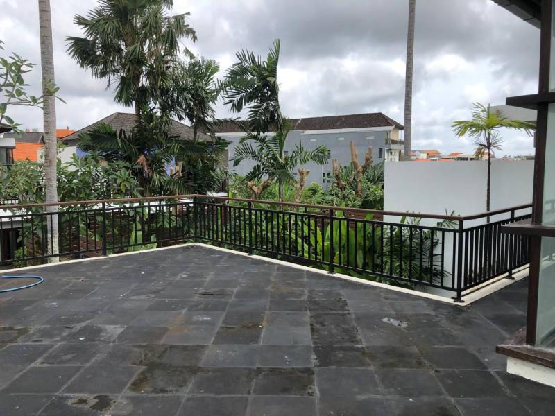Beautiful Villa With Rooftop Views And Comfortable Living In Padonan - [1]