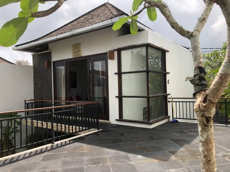 Beautiful Villa With Rooftop Views And Comfortable Living In Padonan - [10]