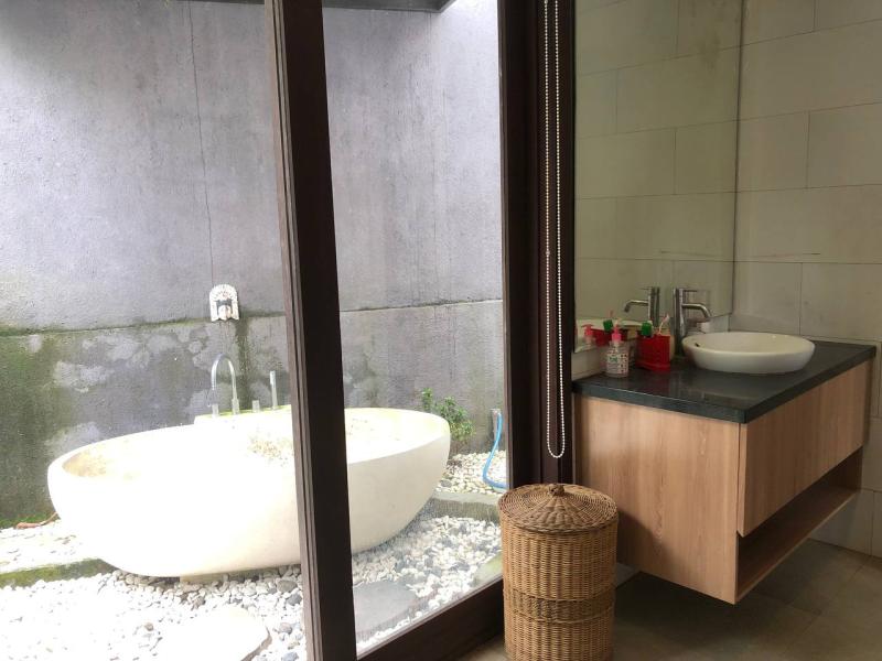 Beautiful Villa With Rooftop Views And Comfortable Living In Padonan - [12]