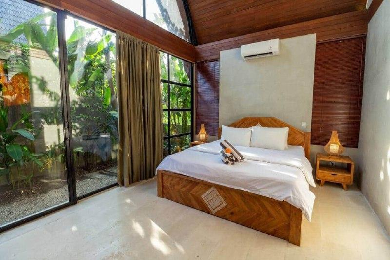A Cozy Rustic Villa With A Tropical Garden And Private Pool In Pererenan Bali Is Available For Rent - [7]