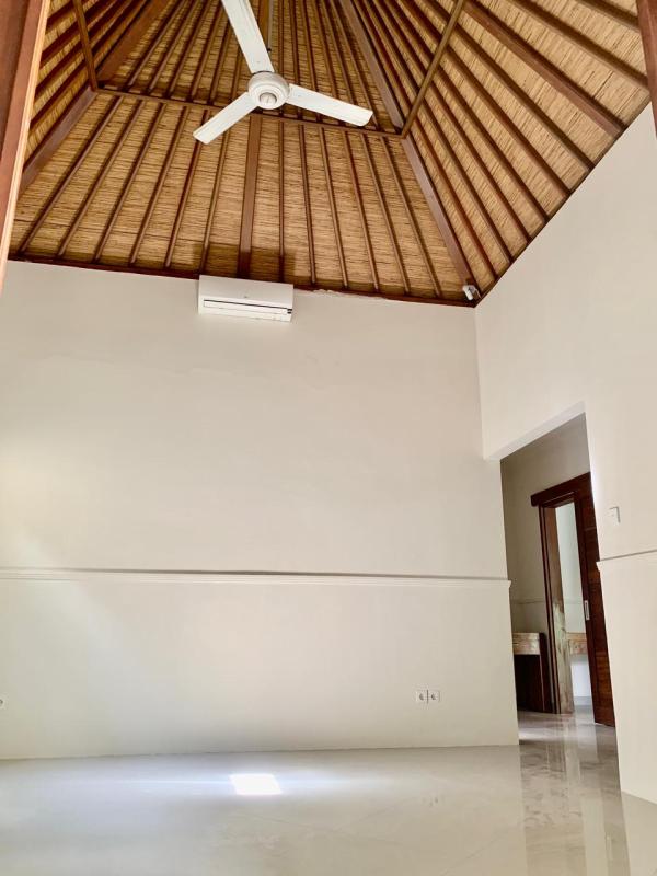 10 Year Leasehold Villa for Sale in Umalas Bali Near Seminyak and Canggu - [11]