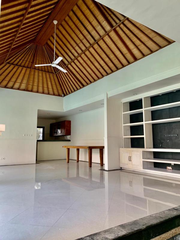 10 Year Leasehold Villa for Sale in Umalas Bali Near Seminyak and Canggu - [13]