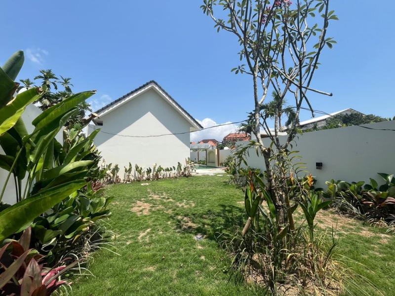 Leasehold 20 Years Modern Villa with Big Garden in Padonan Canggu - [2]