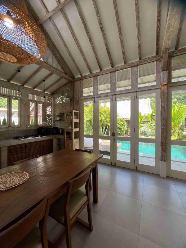 3 Bedroom Furnished Villa for Rent in Kerobokan Quiet Area with Private Pool and Regular Maintenance - [6]