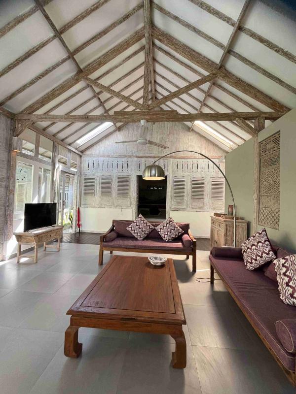 3 Bedroom Furnished Villa for Rent in Kerobokan Quiet Area with Private Pool and Regular Maintenance - [8]