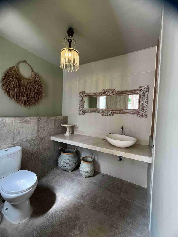 3 Bedroom Furnished Villa for Rent in Kerobokan Quiet Area with Private Pool and Regular Maintenance - [13]