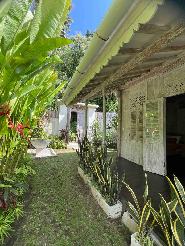 3 Bedroom Furnished Villa for Rent in Kerobokan Quiet Area with Private Pool and Regular Maintenance - [16]