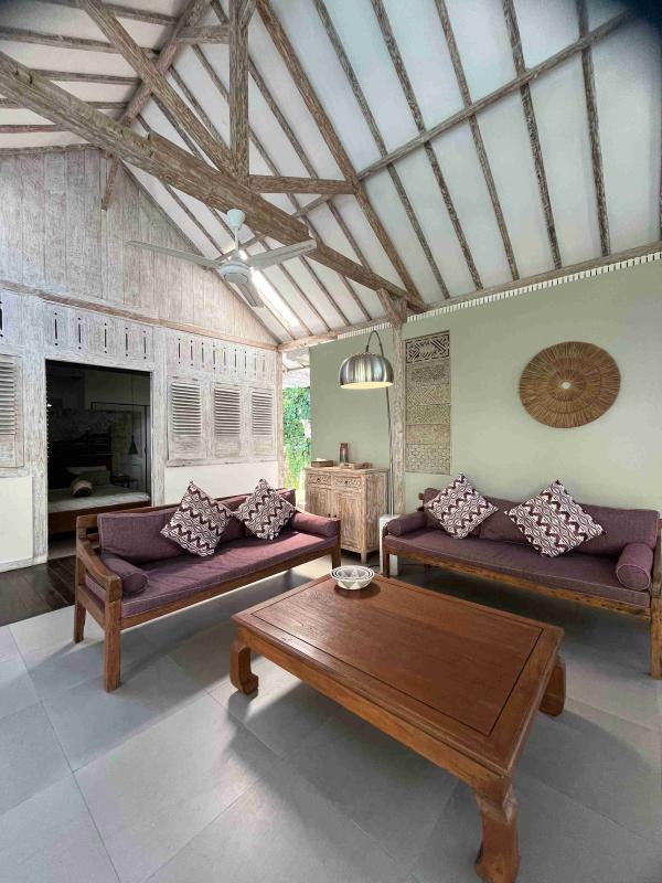 3 Bedroom Furnished Villa for Rent in Kerobokan Quiet Area with Private Pool and Regular Maintenance - [21]