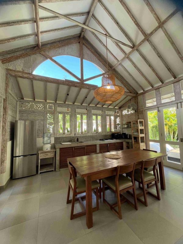 3 Bedroom Furnished Villa for Rent in Kerobokan Quiet Area with Private Pool and Regular Maintenance - [23]
