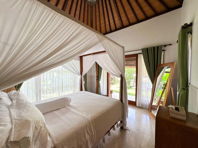 Private 5 Bedroom Villa for Rent in Kayu Tulang Canggu Near Batu Bolong Beach - [2]