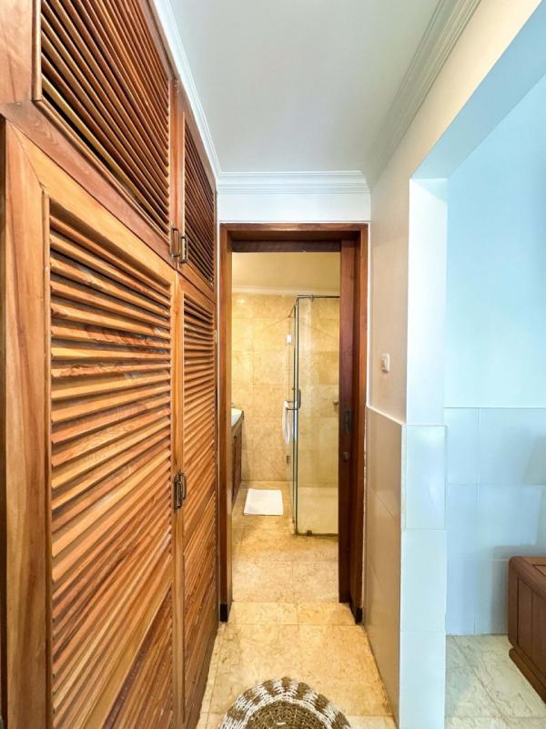 Private 5 Bedroom Villa for Rent in Kayu Tulang Canggu Near Batu Bolong Beach - [6]