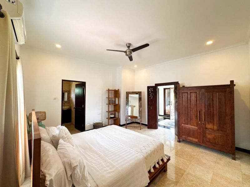 Private 5 Bedroom Villa for Rent in Kayu Tulang Canggu Near Batu Bolong Beach - [7]