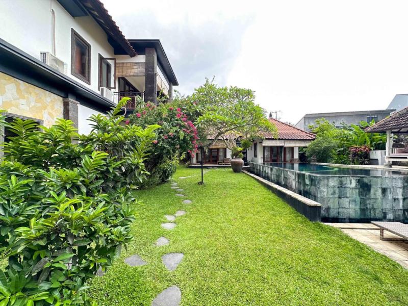 Private 5 Bedroom Villa for Rent in Kayu Tulang Canggu Near Batu Bolong Beach - [9]