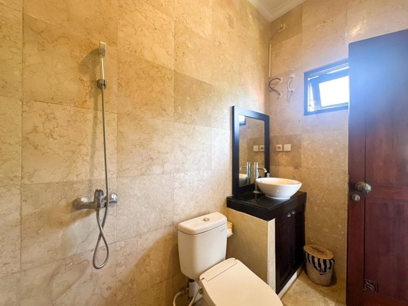 Private 5 Bedroom Villa for Rent in Kayu Tulang Canggu Near Batu Bolong Beach - [10]