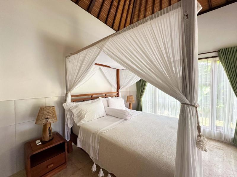 Private 5 Bedroom Villa for Rent in Kayu Tulang Canggu Near Batu Bolong Beach - [13]