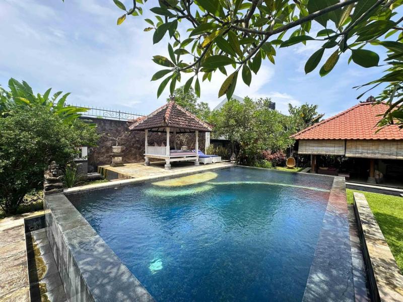Private 5 Bedroom Villa for Rent in Kayu Tulang Canggu Near Batu Bolong Beach - [16]